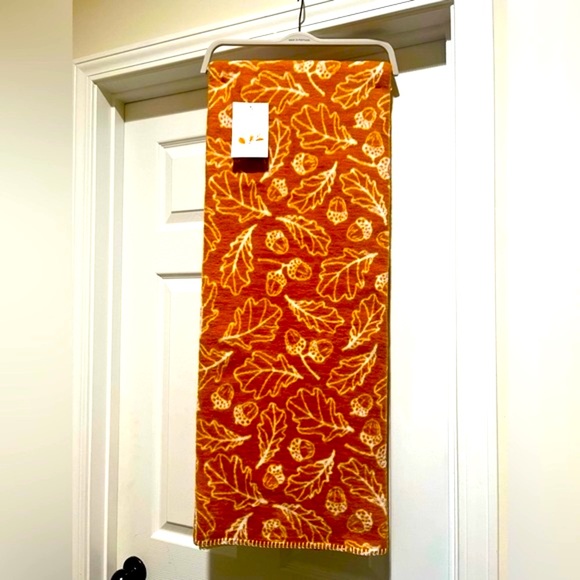 DOCOFIL WHITE Reversible Welcome Autumn Throw With Leaves & Acorns - Picture 4 of 6